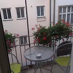 فندق & *
